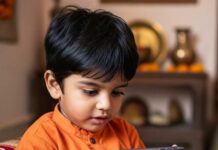 শিশুদের মোবাইল আসক্তি কমাতে শাস্তি বা বকুনি নয়স আদর এবং মমতাই যথেষ্ট, সাহায্য করবে ৫ মজাদার পদক্ষেপ