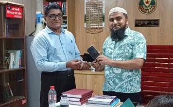 হারিয়ে যাওয়া দুটি মোবাইলই উদ্ধার করে দিলেন এএসআই সোহেল